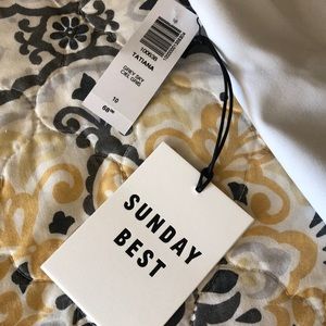 New Aritzia Womens skirt “Tatiana Skirt” Sunday best.